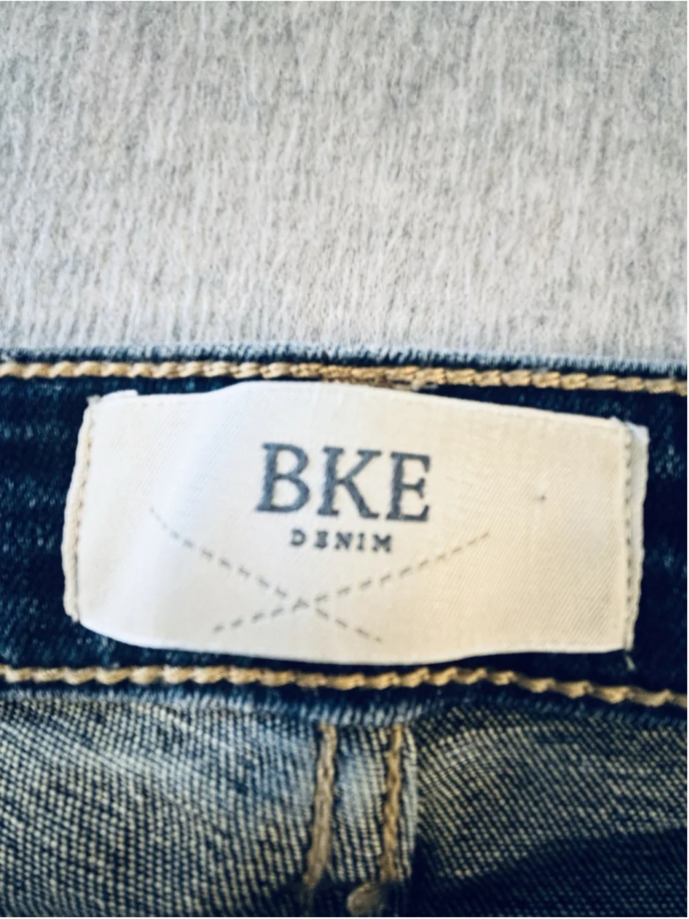 BKE Denim Womens 29 Bermuda Jean Shorts Medium Wash Stretch Long Jorts Buckle